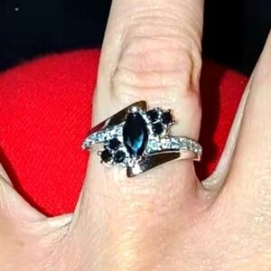 Elegant 925 Silver and Black Gemstone Ring Sz 8